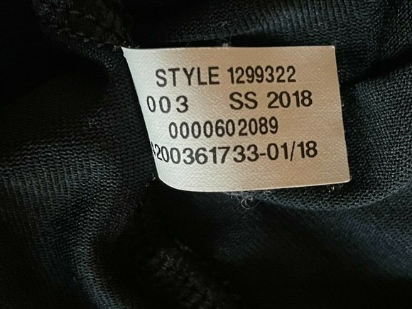 Under Armour Spellout Loose Coupe Heat Gear Short Sleeve TShirt SZ YL Black - Picture 9 of 9